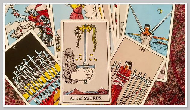 Lá bài Ace of Swords là một hình ảnh đầy sức mạnh và ý nghĩa